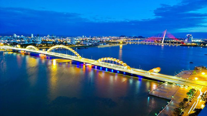 Hãy miêu tả vẻ đẹp vừa dịu dàng vừa kiêu sa của sông Hàn, nó được mệnh danh là “Nàng tiên giữa lòng thành phố Đà Nẵng”